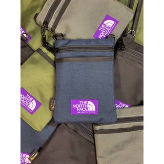 กระป๋าสะพาย The north face