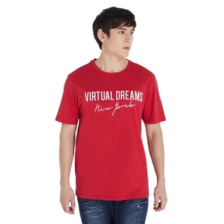 เสื้อยืดสีขาวDAVIE JONES เสื้อยืดพิมพ์ลาย สีแดง ทรง Regular Fit Graphic Print T-Shirt in red TB0207RE