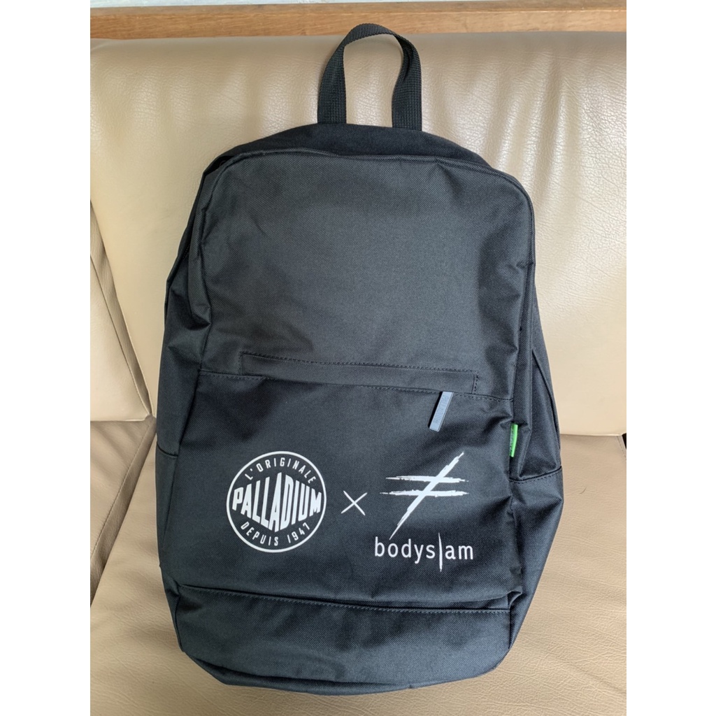 PALLADIUM  X BODYSLAM By YEAH กระเป๋าเป้สะพายหลังสีดำ ส่งต่อค่ะ สภาพดีมาก