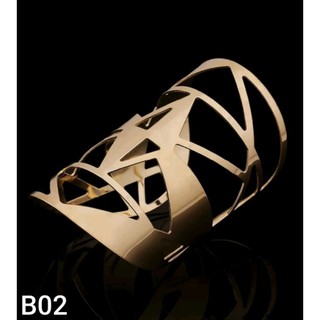 B02 : Gold Metalic Curved Bracelet 🔸️กำไลโลหะสีทองปรับขนาดตามข้อมือได้ 🔸️