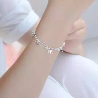 สร้อยข้อมือสีเงิน ประดับจี้ สําหรับผู้หญิง