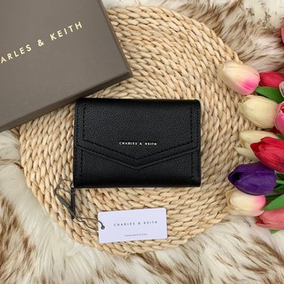 กระเป๋าเงินใบสั้น CHARLES &amp; KEITH ENVELOPE WALLET