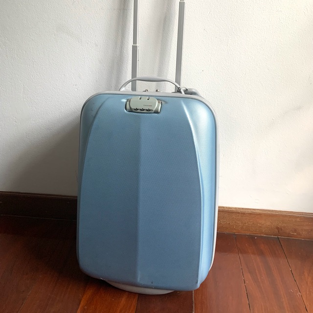 กระเป๋าเดินทางล้อลาก ชนิดแข็ง2ล้อ สีฟ้า