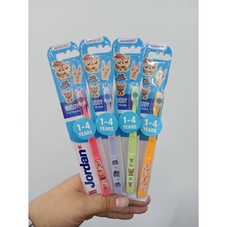 Jordan Extra Soft Toothbrush Buddy จอร์แดน เอ็กซ์ตร้า ซอฟท์ บัดดี้ แปรงสีฟันสำหรับเด็กอายุ 1-4 ปี *คละสี*