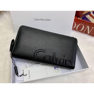 CALVIN KLEIN LONG WALLET ราคา:2,260. Size : 20 x 11 x 2 cm. Color : ดำ กล่องแบรนด์