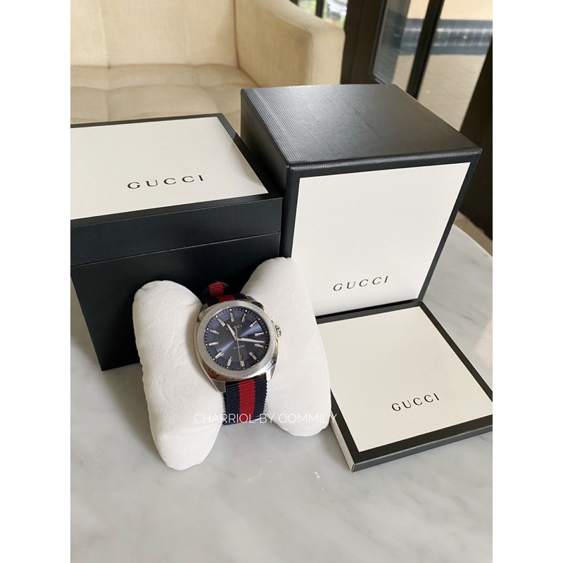 Used Gucci watch gg2570 สายผ้ากรมแดง