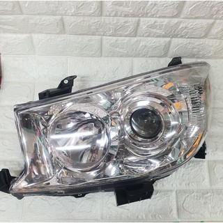 ไฟหน้า โตโยต้า ฟอจูนเนอร์ ปี09 โปรเจคเตอร์ ข้างซ้าย Head Lamp Toyota Fortuner 2009 LH ยี่ห้อ TYC