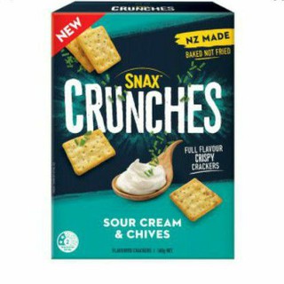 🔥สินค้าขายดี!! Snax Crunches Sour Cream &amp; Chives Cracker แครกเกอร์ ซาวครีมไซฟว์ สเเน๊ก 160 กรัม คุณภาพระดับพรีเมี่ยม