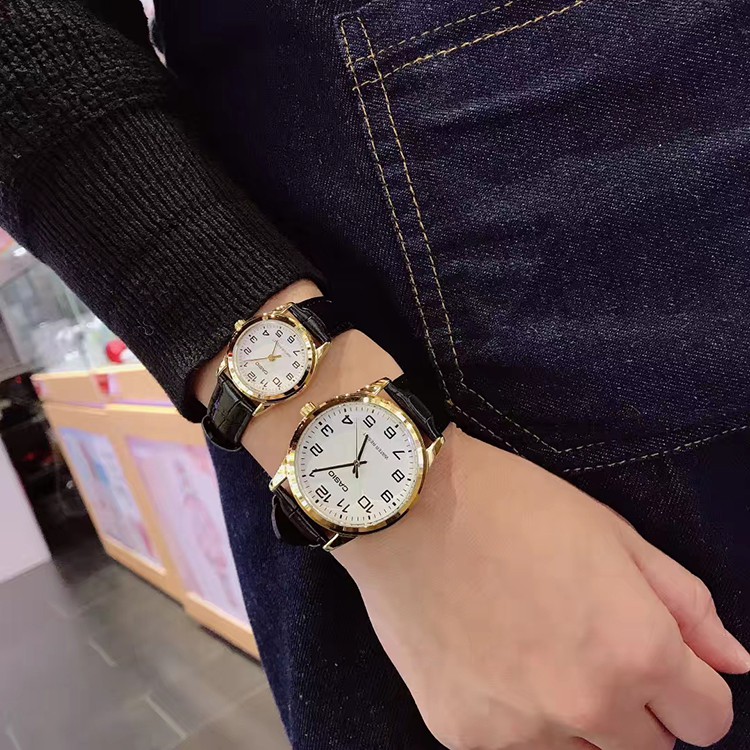 นาฬิกา Casio ปฏิทินแฟชั่นนักเรียนหญิงกันน้ำสายดิจิตอลแบบเรียบง่าย คู่แท้นาฬิกาคู่