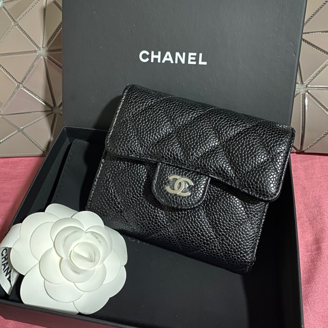 New CHANEL TRIFOLD WALLET (HOLO29)