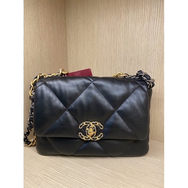 CO220805357] Chanel / 19 Flap Bag Lambskin