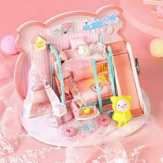 [พร้อมส่ง] บ้านตุ๊กตาdiy Piggy girl มีฝาครอบกันฝุ่น