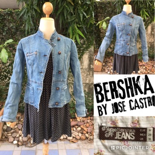 2sis1bro แบรนด์แท้ Bershka แจ๊คเก็ตยีนส์ เข้ารูป ทรงกระดุมเฉียง มือสอง พร้อมส่ง sz  M