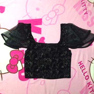 เสื้อสีดำ แขนระบาย ลายกากเพรช