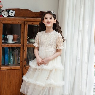 เดรสออกงาน สีขาวครีม ลูกไม้ แต่งระบาย