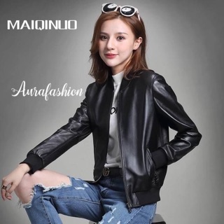 Jacket หนังสีดำ กระเป๋าข้าง