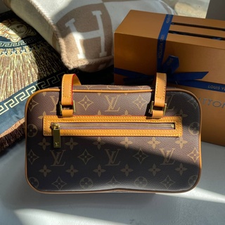 กระเป๋า Louis Vuitton  bag  งานออริหนังเเท้100% 💛