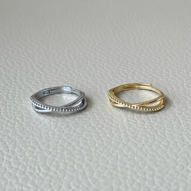glisterr ring แหวนไขว้ชุบทอง 18k และทองคำขาว