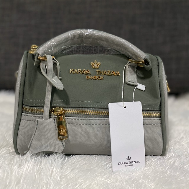 กระเป๋าทรงหมอนมินิ แบรนด์แท้ KARAYA THAZAVA สีเทาทูโทน