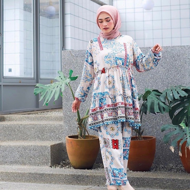 PAULA ONESET********