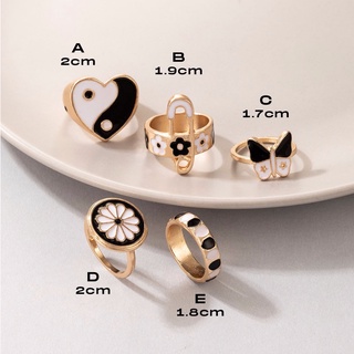 แหวนเซ็ตหยินหยางขาวดำ 5pcs Yin &amp; Yang Black and White Decor Ring