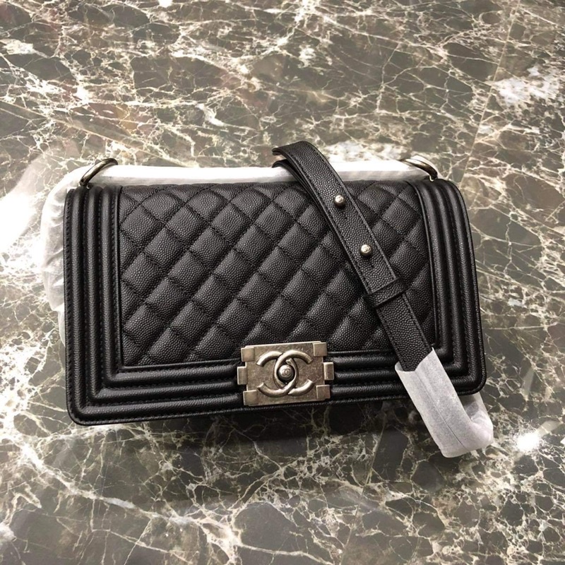 order boy”10 + chanel wallet zippy original