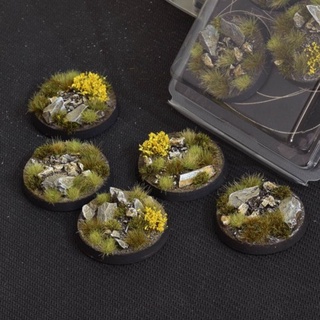 Highland Bases Round 40mm (x5) Gamers Grass