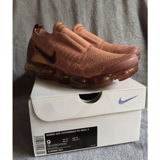 รองเท้าผ้าใบ ไซส์ 9US