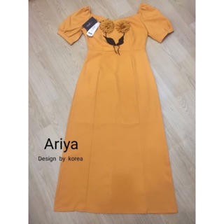 ARIYA SIZE L ชุดเดรสคอวี  แขนเสื้อทรงแขนตุ๊กตาช่วงไหลพอง แต่งดอกไม้ที่อก