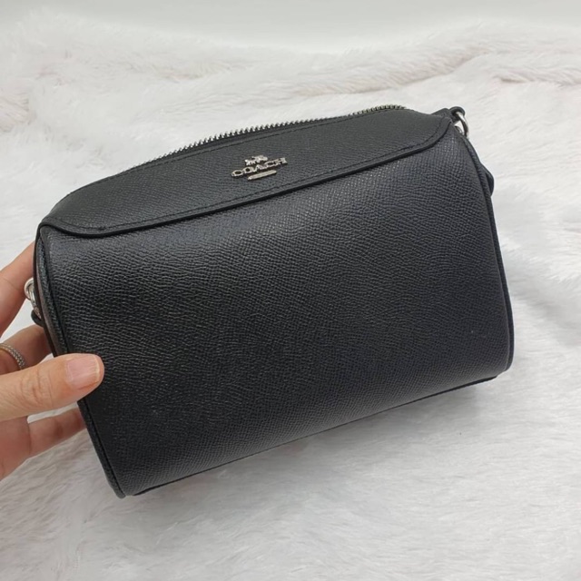 Coach หมอน มินิ ไร้หู ดำล้วน อะไหล่เงิน
