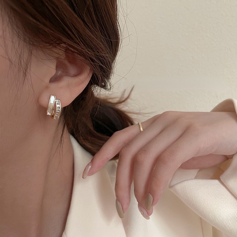 ต่างหูเพทาย แบบสองชั้น สวยหรู สไตล์เรโทร