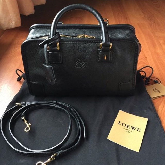 Loewe Amazona size 23