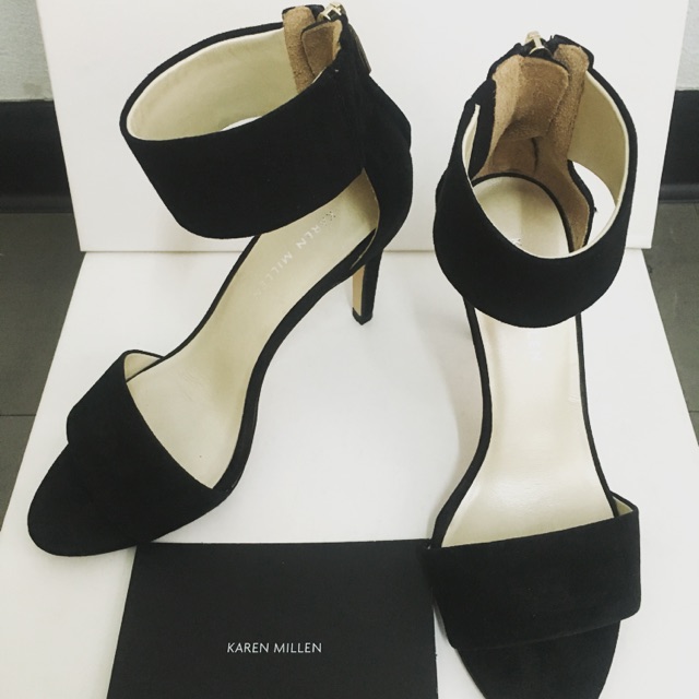 รองเท้าส้นสูงสีดำ Karen Millen