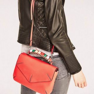 กระเป๋า Zara TFR Leather Crossbody Bag รุ่นหายากคร่าา!