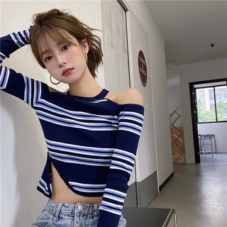 พร้อมส่ง‼️ เสื้อไหมพรมแขนยาวเว้าไหล่ 🥳 เล่นลายทางพรางหุ่นสุดๆแม่!! เนื้อผ้าดี ดีเทลกระดุมช่วงเอวปลดได้
