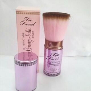 แปรงปัดแก้ม Too Faced Bronze-Buki