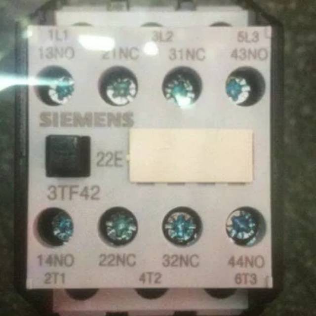 คอนแทคเตอร์ / คอนแทคเตอร์ 3TF42-22 ซีเมนส์ ยี่ห้อ 16A 2 NO และ 2 NC