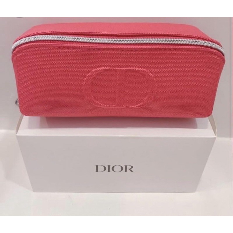 Dior coral pink pouch makeup bag cosmetic clutch spring 2022 new VIP gift.   จากDior.  Size: 16x7x7 cm 📌450฿