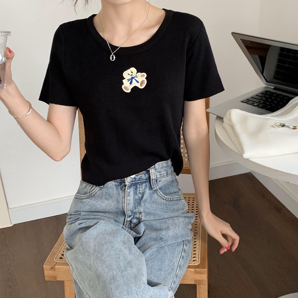 anna🍭 56021-1 เสื้อยืดไหมพรม แขนสั้น คอกลม แต่ลายปักน้องหมี เนื้อผ้าไหมพรมนุ่ม - รูปที่ 4