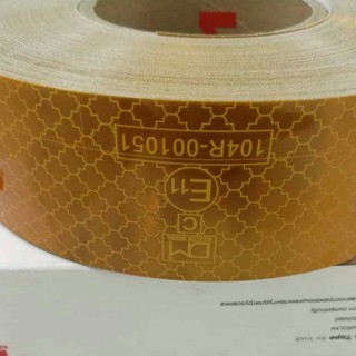 สะติ๊กเกอร์สะท้อนแสง DM สีเหลือง ขนาด กว้าง 5 ซม.*ยาว 50 เมตร