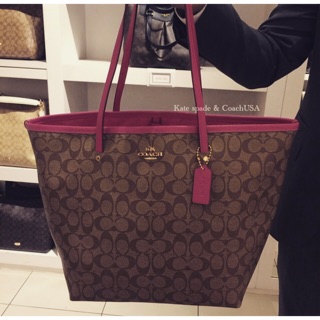 กระเป๋าสะพาย coach ลาย c