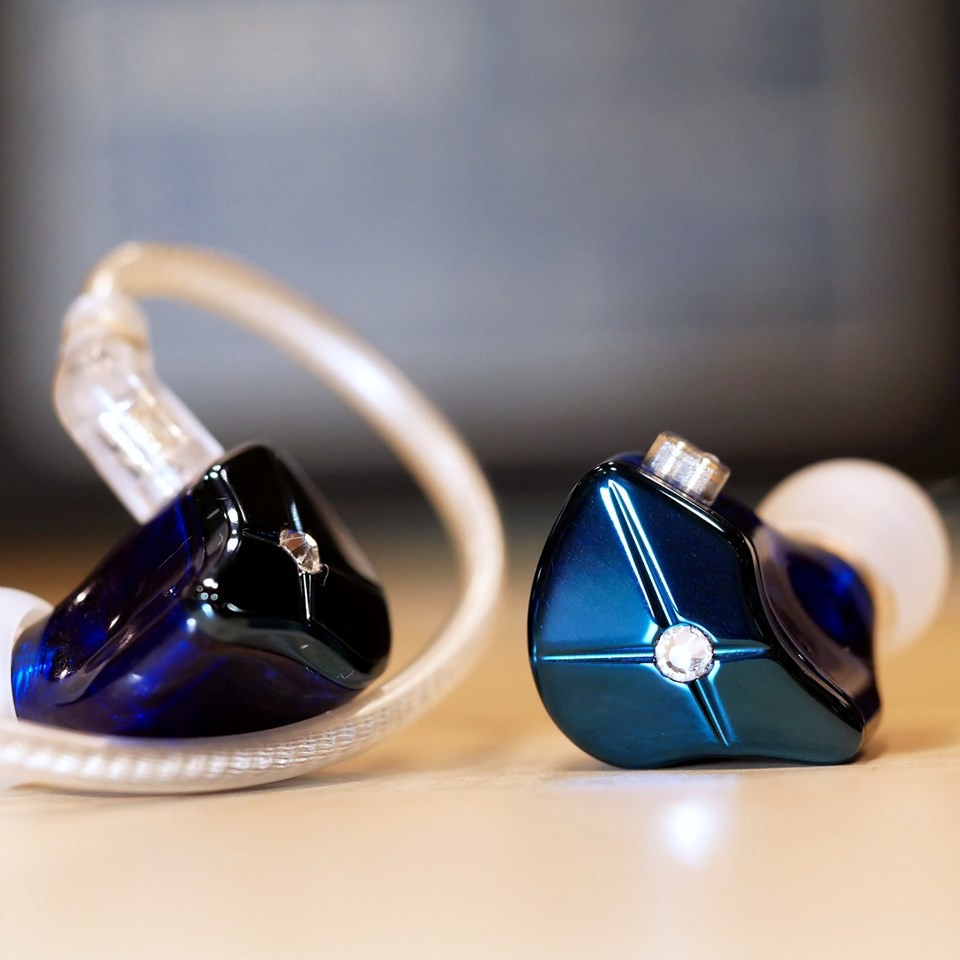 หูฟัง TFZ Queen LTD (เสียงอิ่ม เบสแน่น)