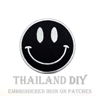 😀 ตัวรีดติดเสื้อ ตัวรีดหน้ายิ้ม ลายการ์ตูน หน้าตลก หน้าตลก WOP ฺBlack smiley Face Patch งานปัก DIY ตัวรีด อาร์มติดเสื้อ