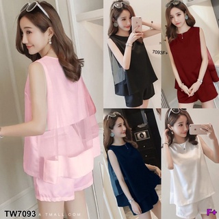 👗Pfashion [ส่งไว!!🚛] P7093 	Set 2 ชิ้น เสื้อแขนกุดผ้าซาร่า+กางเกงขาสั้น  Set of 2 pieces: sleeveless blouse +