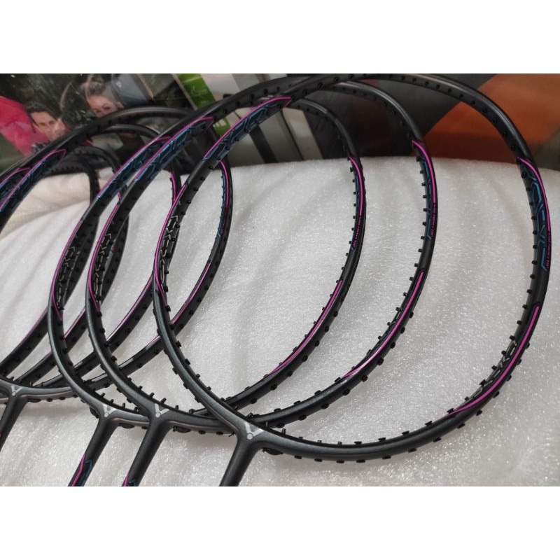 ไม้แบดมินตัน Drivex 9X + สายดั้งเดิม / ไม่มีสตริง