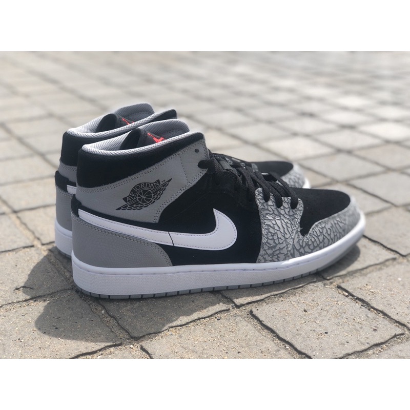 ของแท้จาก Shop รองเท้า Nike Air Jordan 1 Mid SE สี Light Smoke Grey