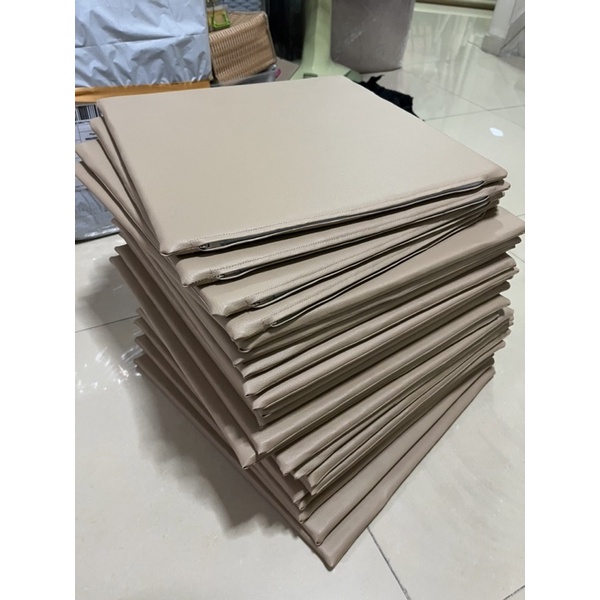 เบาะรองนั่ง (หุ้มหนัง ) ขนาด 40 x 40 cm. ฟองน้ำอัด (ไม่มีความหนาข้าง)