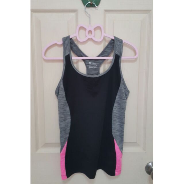 ส่งต่อเสื้อกีฬา เสื้อออกกำลังกาย เสื้อโยคะ แบรนด์ Lativ