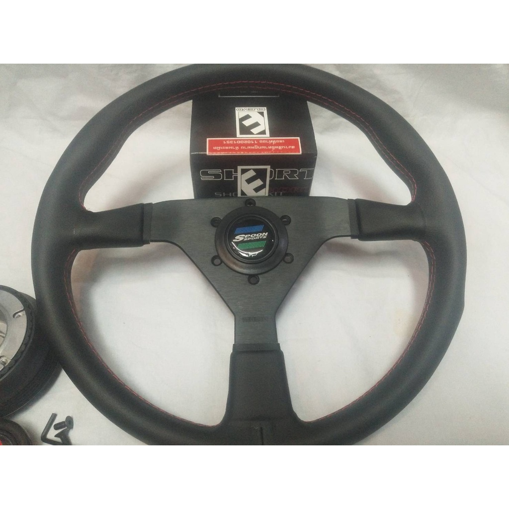 พวงมาลัย Spoon พร้อม คอ บาง ก้านสีดำ ก้านเรียบ ขนาดรอบวง 13.5 ราคาต่อชุด