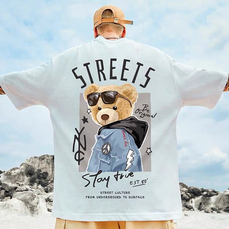 【M-8XL】เสื้อยืดคอกลม แขนสั้น พิมพ์ลายการ์ตูนหมี ทรงหลวม โอเวอร์ไซซ์ แฟชั่นฤดูร้อน สําหรับผู้ชาย และผู้หญิง